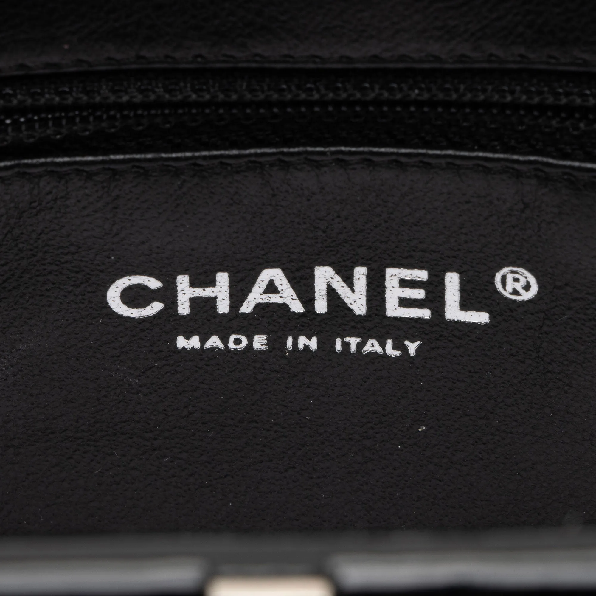 Chanel Patent Leather Timeless Clutch (SHF-QRt3pK)