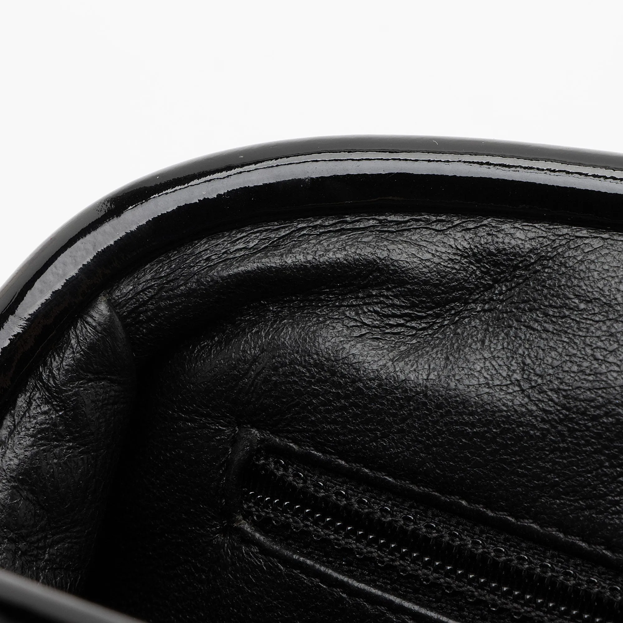 Chanel Patent Leather Timeless Clutch (SHF-QRt3pK)